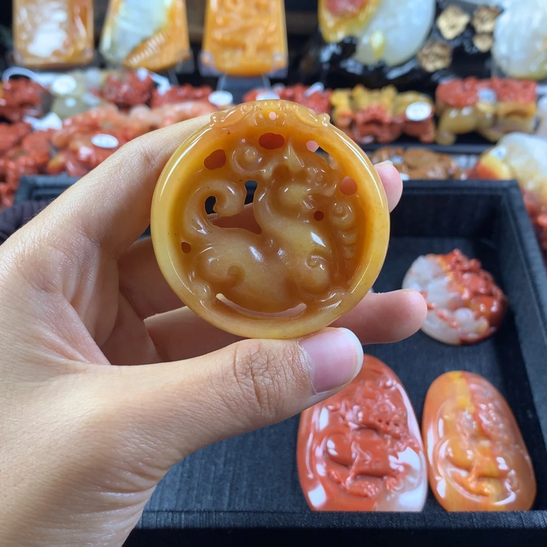 用***7石英质玉（黄龙玉）未镶嵌挂件