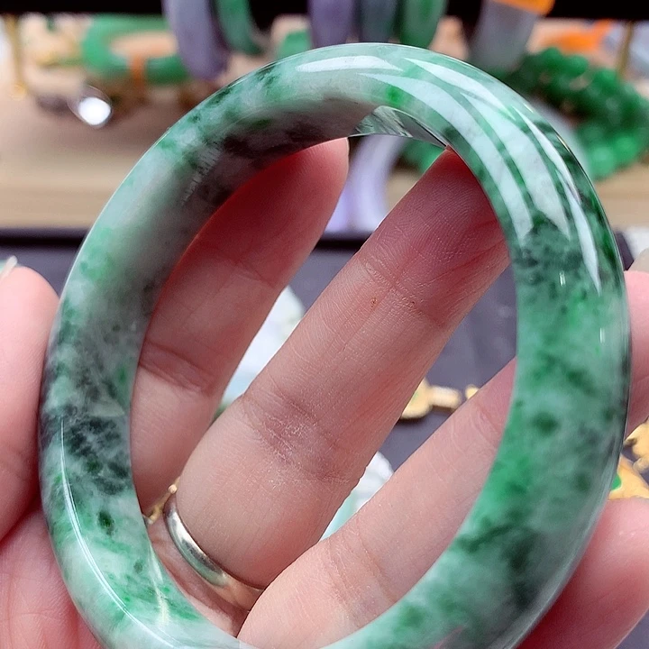 翡翠未镶嵌手镯翡翠