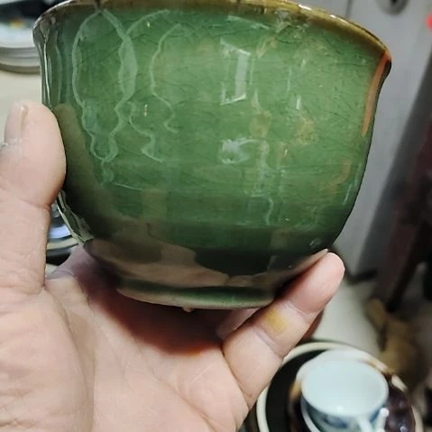瓷片盘子，碗，瓶子，沙锅，茶壶，微瑕疵！