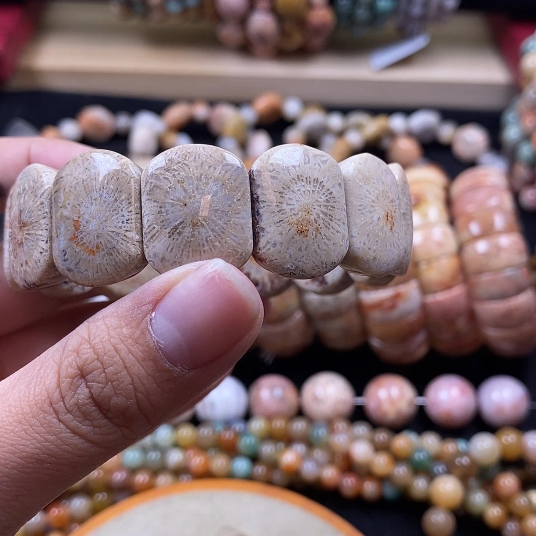 硅化珊瑚(珊瑚玉)108颗 未镶嵌9****?