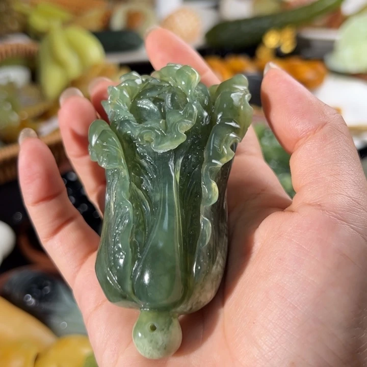 中***心蛇纹石玉未镶嵌珠宝奇石