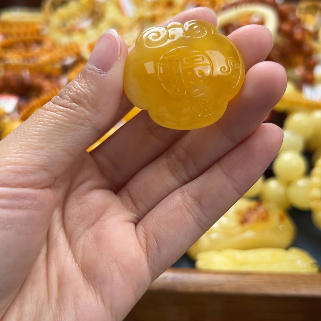 未镶嵌琥珀珠宝奇石