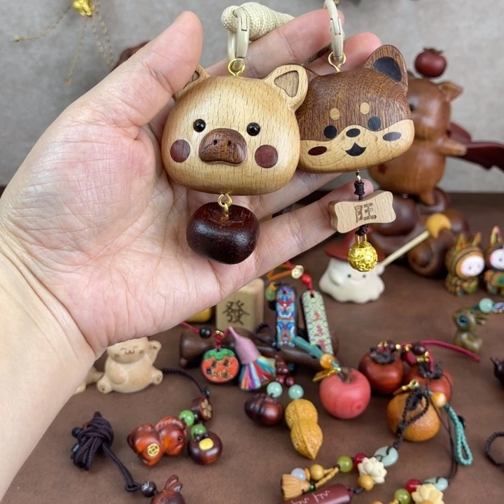 实木挂件任选一个