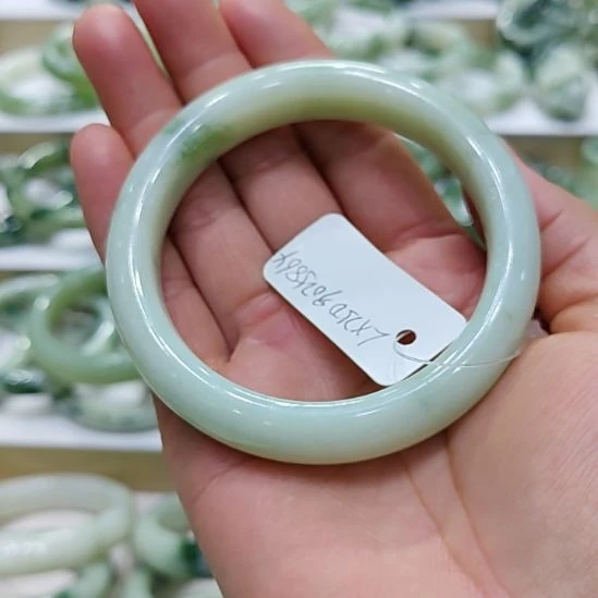 烟***璨透闪石-蛇纹石玉未镶嵌手镯