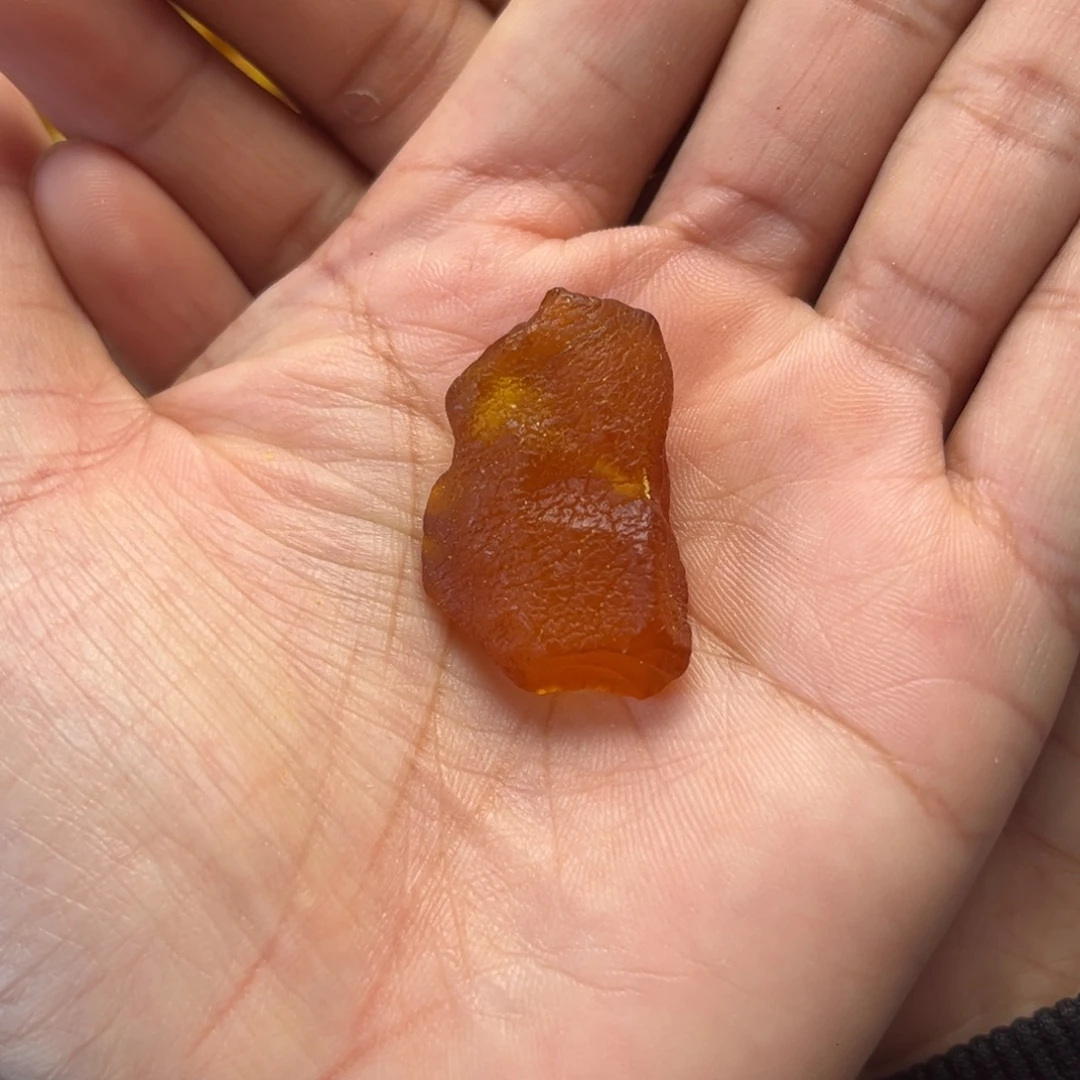 琥珀未镶嵌裸石蜜蜡定制随型吊坠