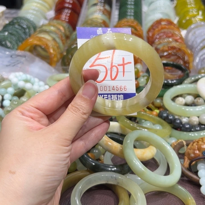 蛇纹石玉合金颈饰