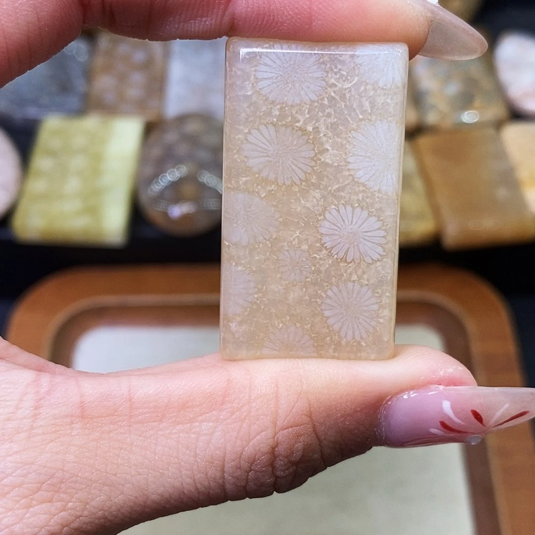 硅化玉颈饰合金薇**爱