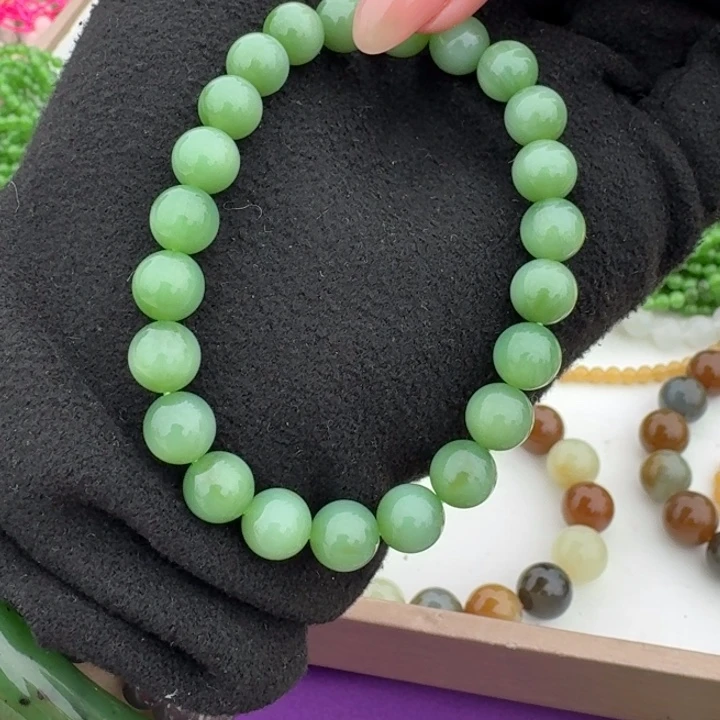 和田玉未镶嵌颈饰卡8开心