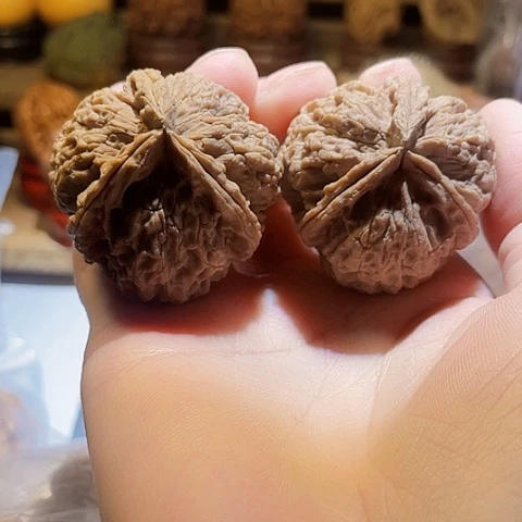 把件文玩核桃西北蜂带彩磕尖41