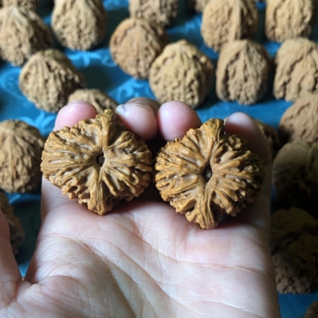 【闪购商品】文玩核桃把件一大将