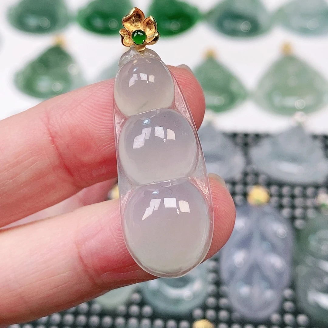 翡翠18K金镶嵌颈饰