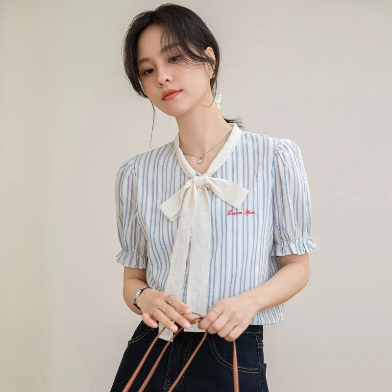 法式复古花边翻领飘带条纹衬衫短袖上衣女小众设计感夏季绣花衬衣