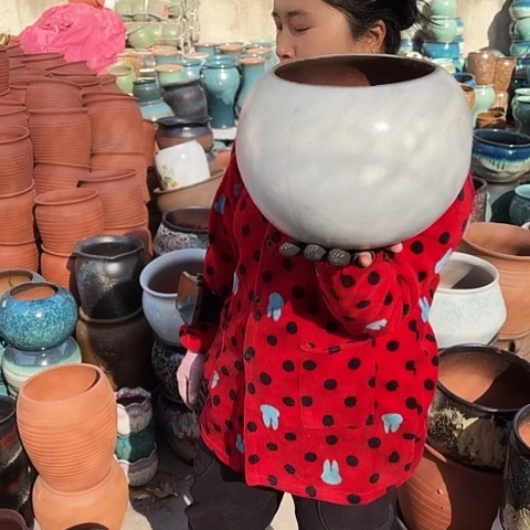 19口22高瑕疵盆子。