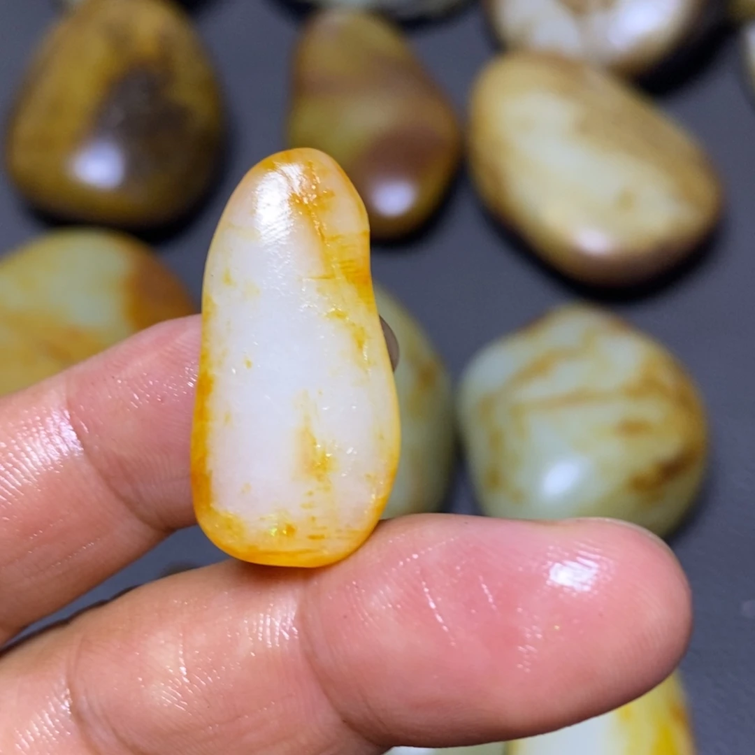 未镶嵌和田玉（糖玉）挂件