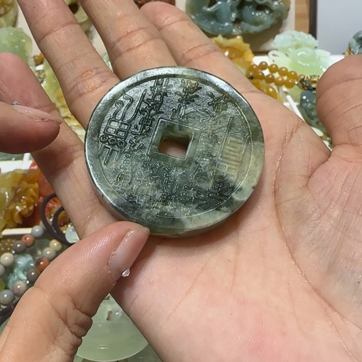 蛇纹石玉吊坠未镶嵌