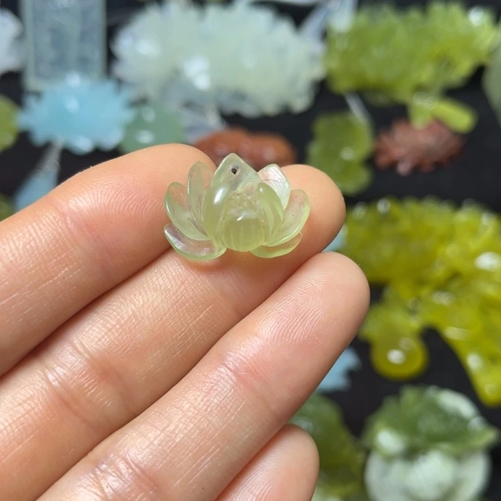 蛇纹石玉未镶嵌颈式