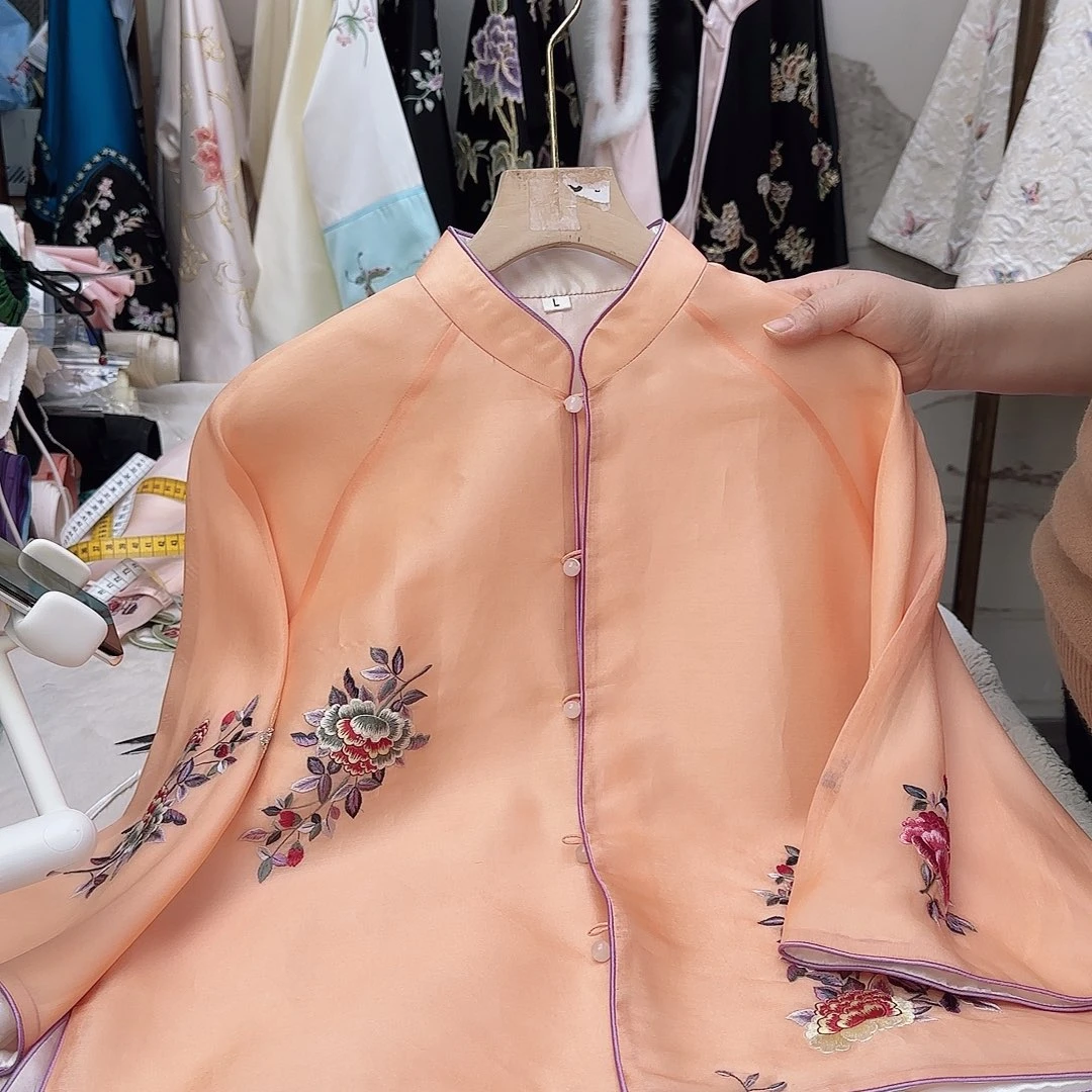 刺绣熳*妞苏州真丝衣服