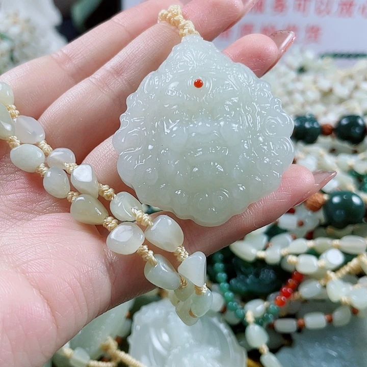 颈饰未镶嵌和田玉