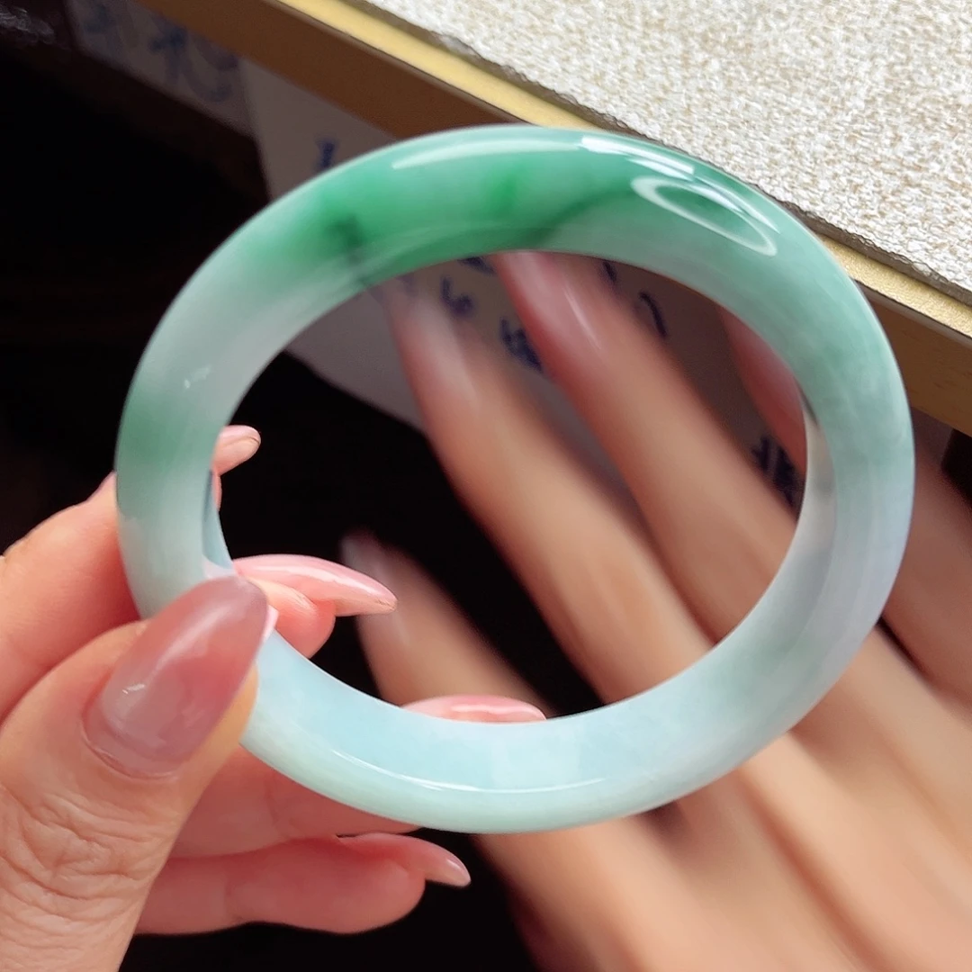 翡翠未镶嵌手镯手镯