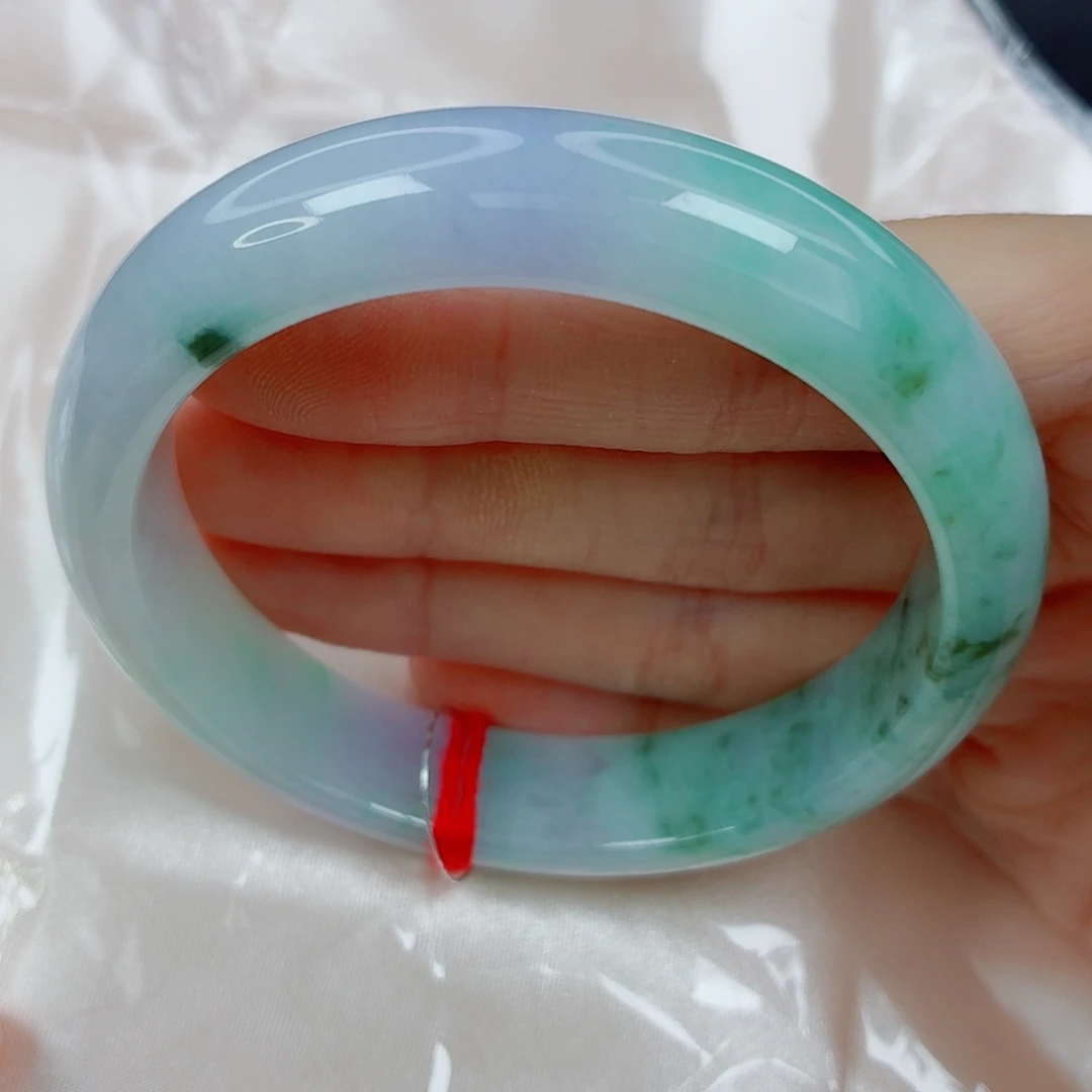 翡翠未镶嵌手镯58正圈，淡春带彩飘花，完整，043