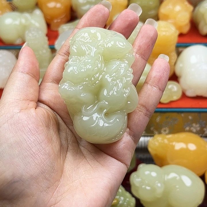 冰***山石材龙龙手把摆件