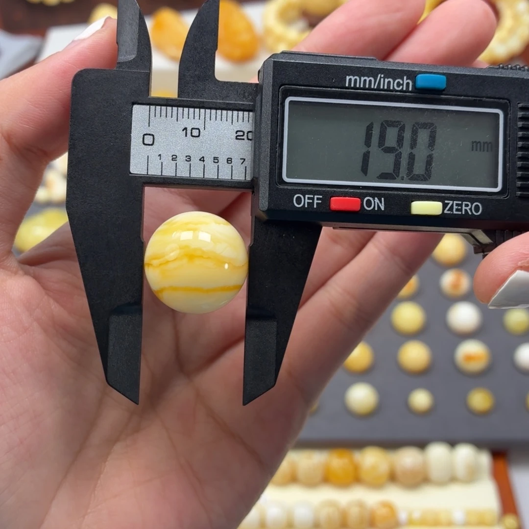 琥珀未镶嵌裸石焦皮19mm