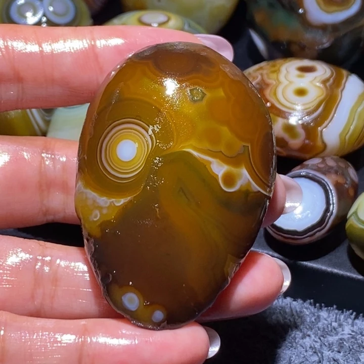 玛瑙/玉髓未镶嵌珠宝奇石79