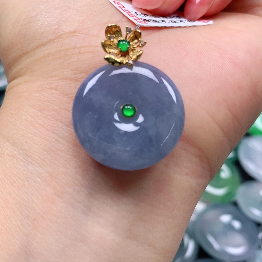 翡翠颈饰18K金镶嵌天然翡翠