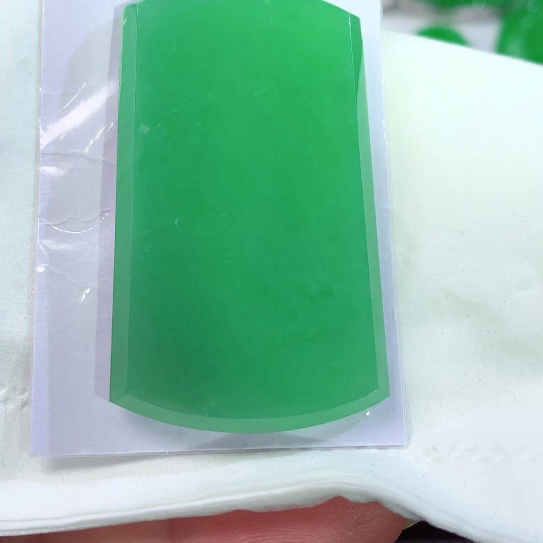 翡翠颈饰未镶嵌天然翡翠