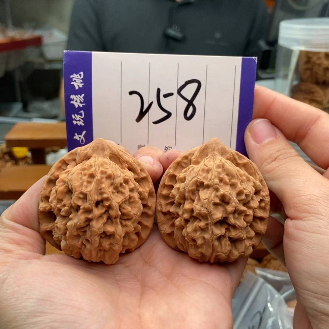 文玩核桃把件46官帽