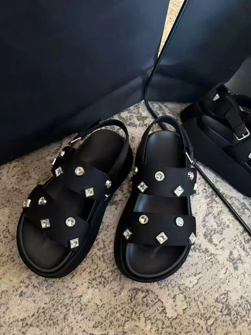 888凉鞋厚底一字凉鞋2025夏季新款百搭增高露趾松糕底沙滩鞋