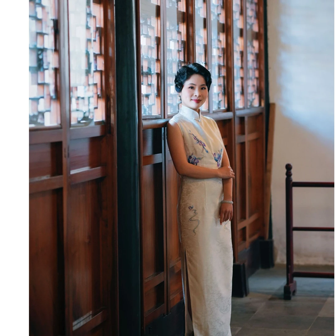 青悦集 【 白色紫藤花】高级旗袍定制