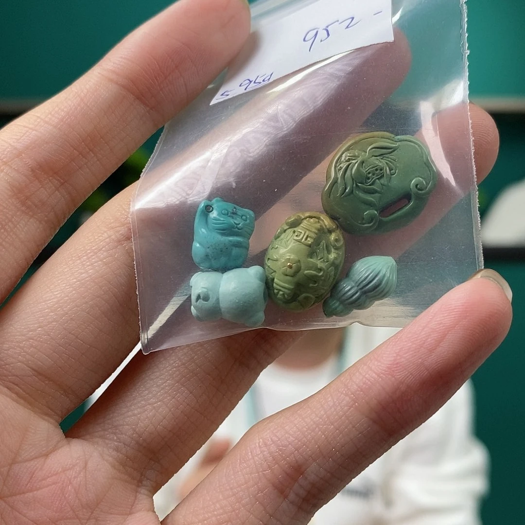 绿松石未镶嵌珠宝奇石