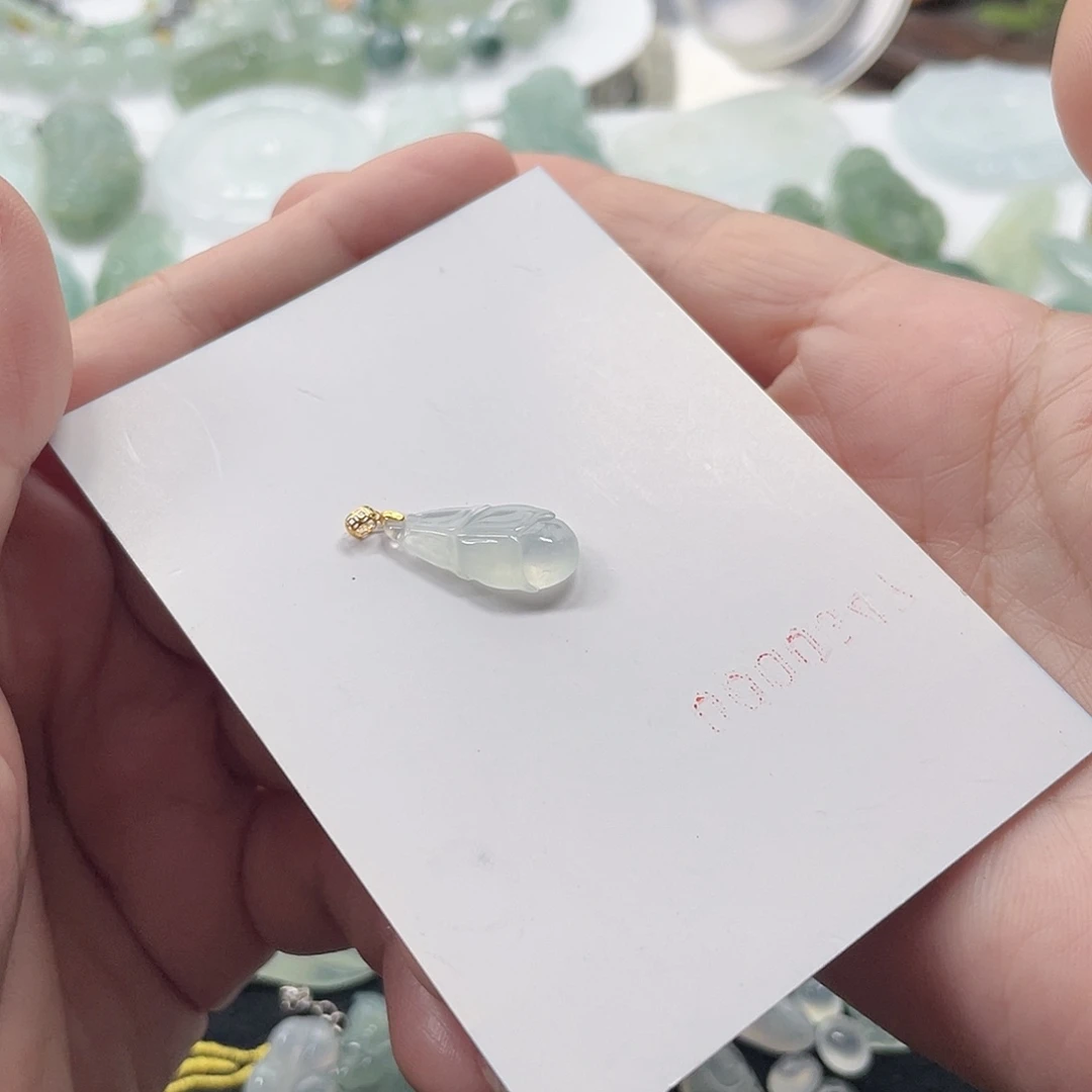 馨***翡翠未镶嵌颈饰玉兰花
