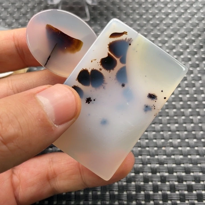 未***锋玛瑙/玉髓未镶嵌颈饰