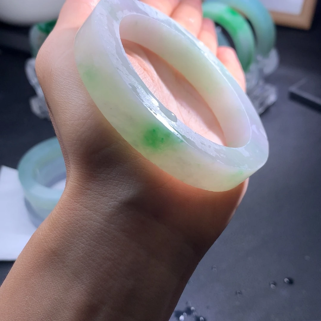 可***可未镶嵌翡翠定制翡翠