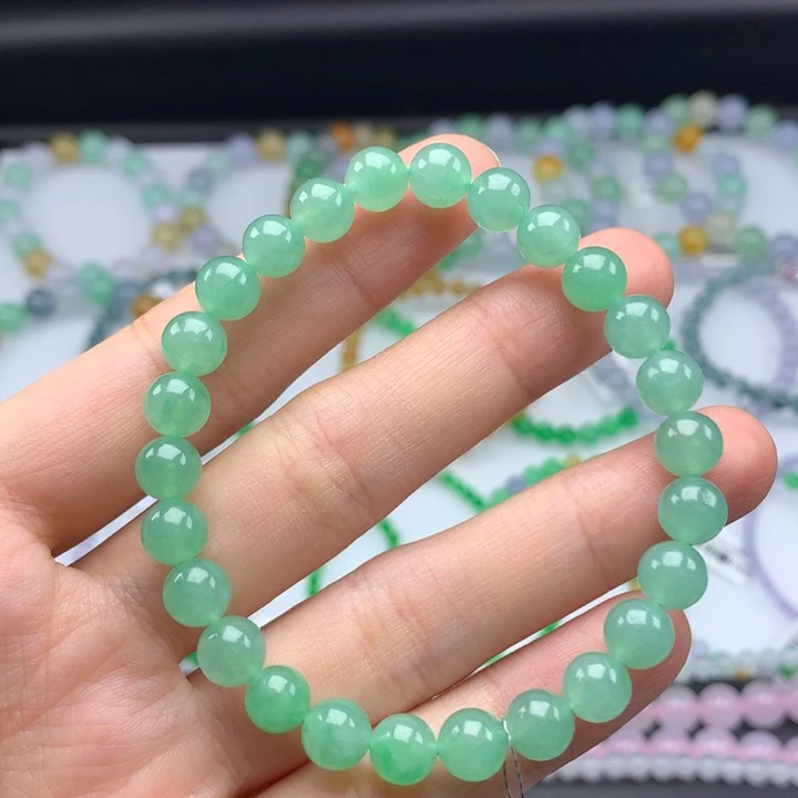 翡翠手镯未镶嵌我