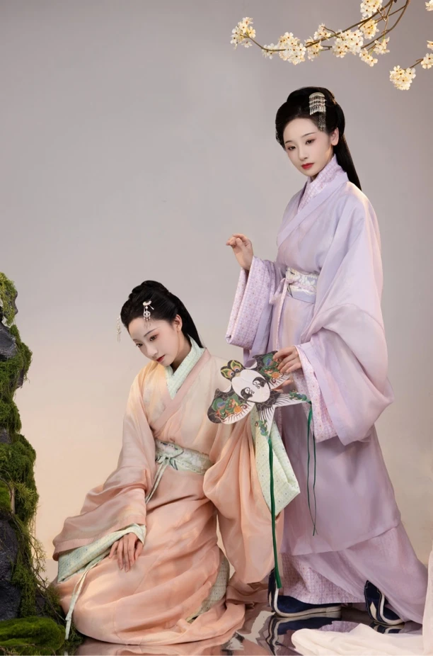 醉今朝国风工作室【梨花纸鸢】国风大典秀款仿西汉曲裾燕尾纱衣