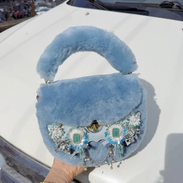 羊羔毛换脸包女士手提斜挎腋下包冬季轻奢设计包包