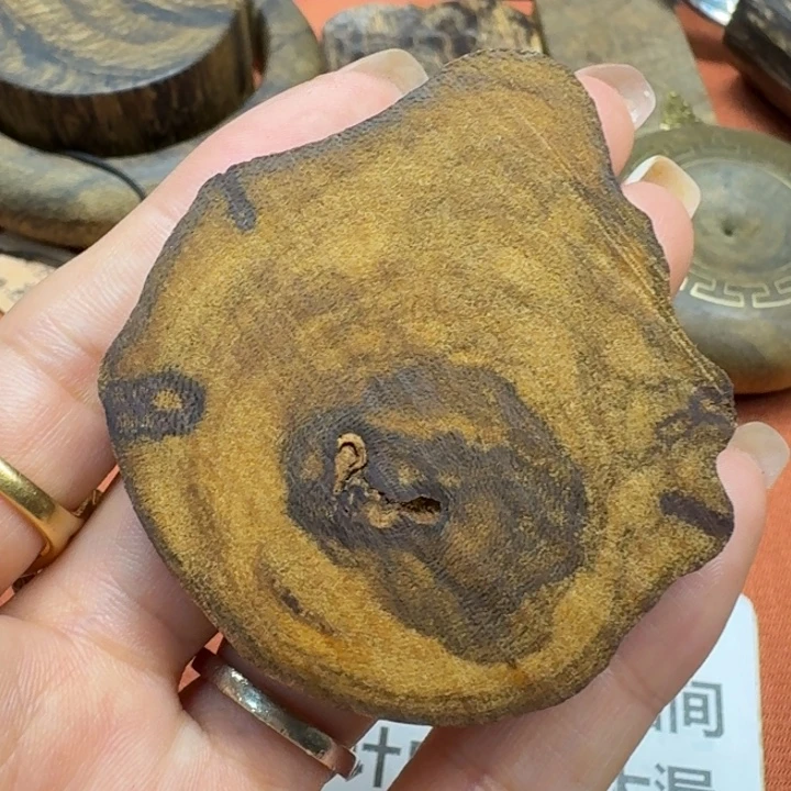 大叶紫檀（黑酸枝木类）