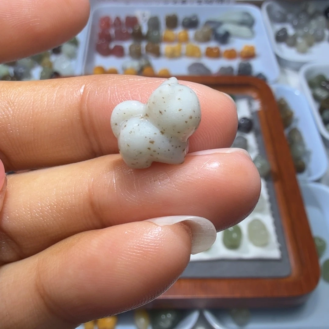 和田玉未镶嵌珠宝奇石