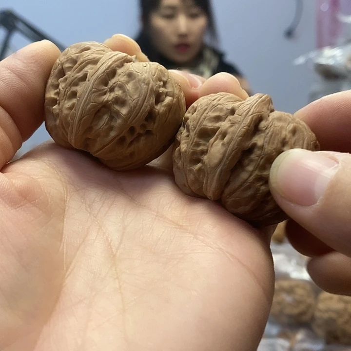 把件文玩核桃40平谷元宝尖黄