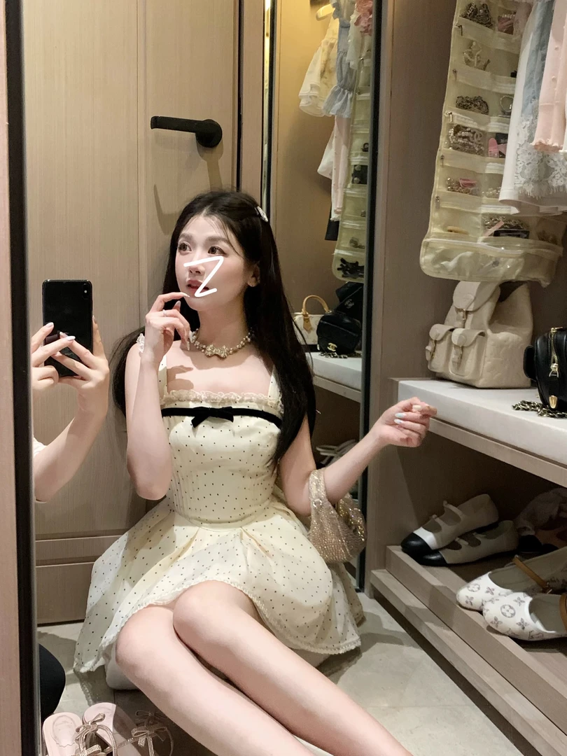 法式复古重工波点吊带连衣裙女2025夏新款小个子收腰显瘦千金短裙