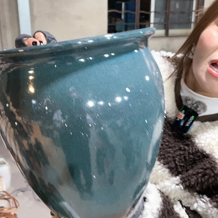 红陶瑕疵口27高30颜色随机