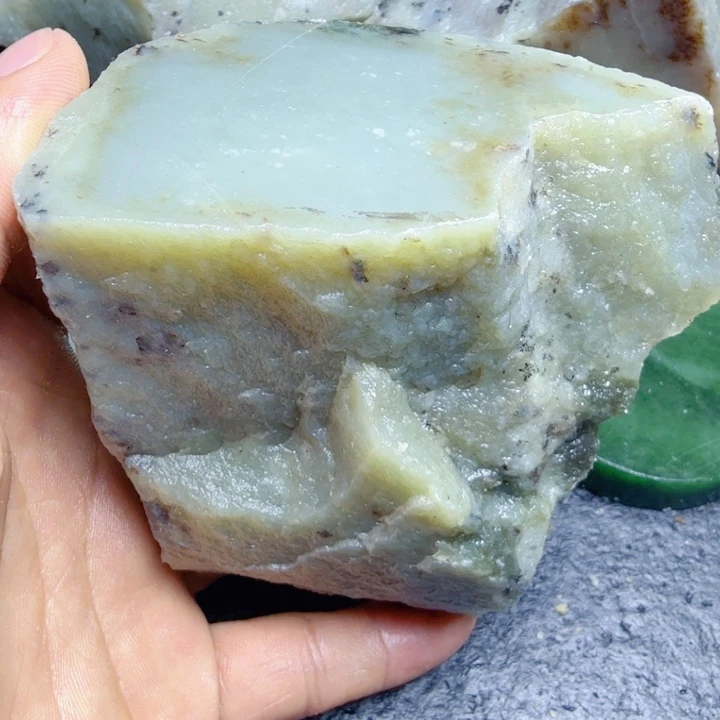 和田玉（糖玉）未镶嵌珠宝奇石