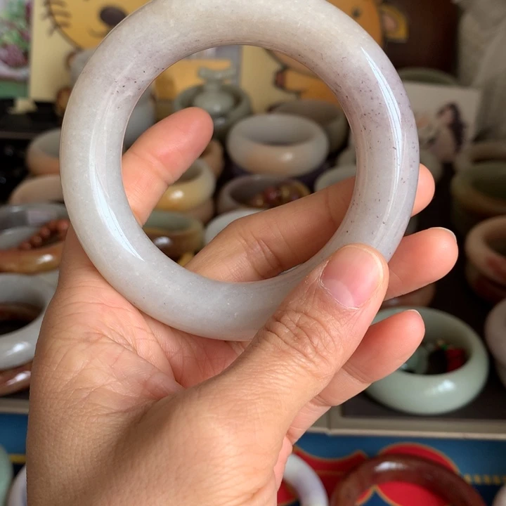 石英质玉（佘太翠）未镶嵌手镯