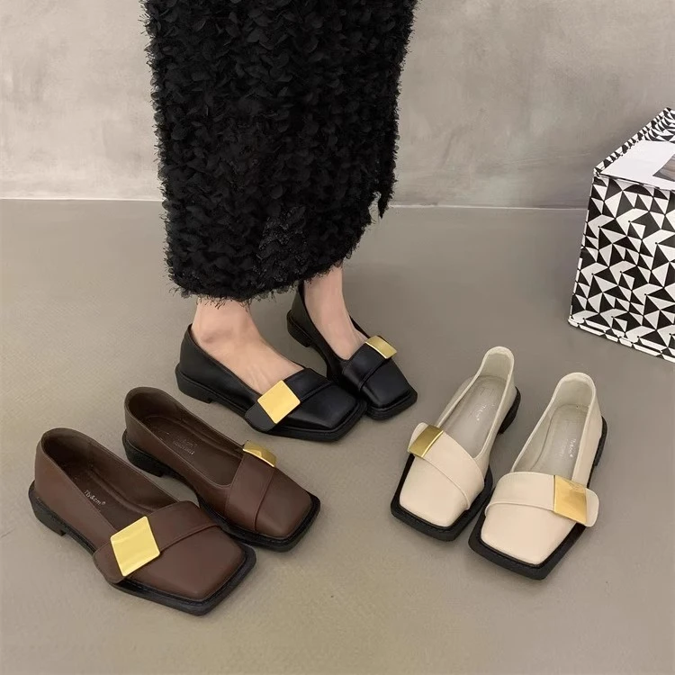 复古小众低跟单鞋女2025夏新款软底皮带扣设计感乐福鞋方头小皮鞋