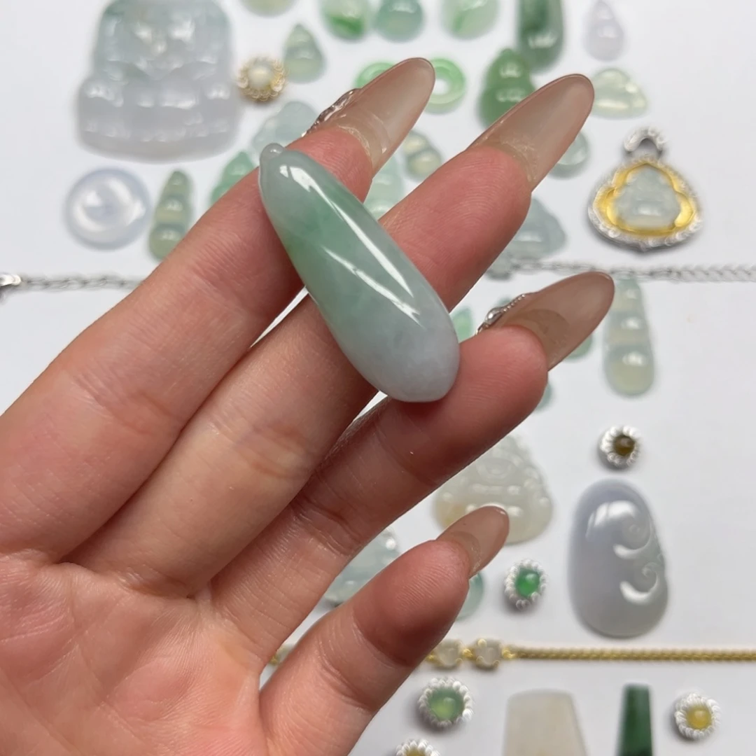 翡翠颈饰未镶嵌翡翠福瓜