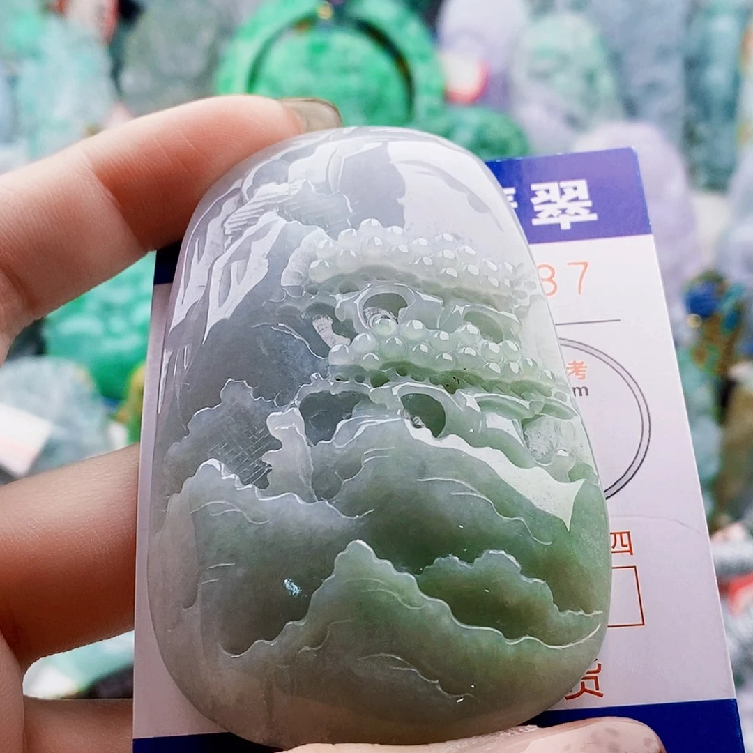 吊坠(不含链)未镶嵌翡翠