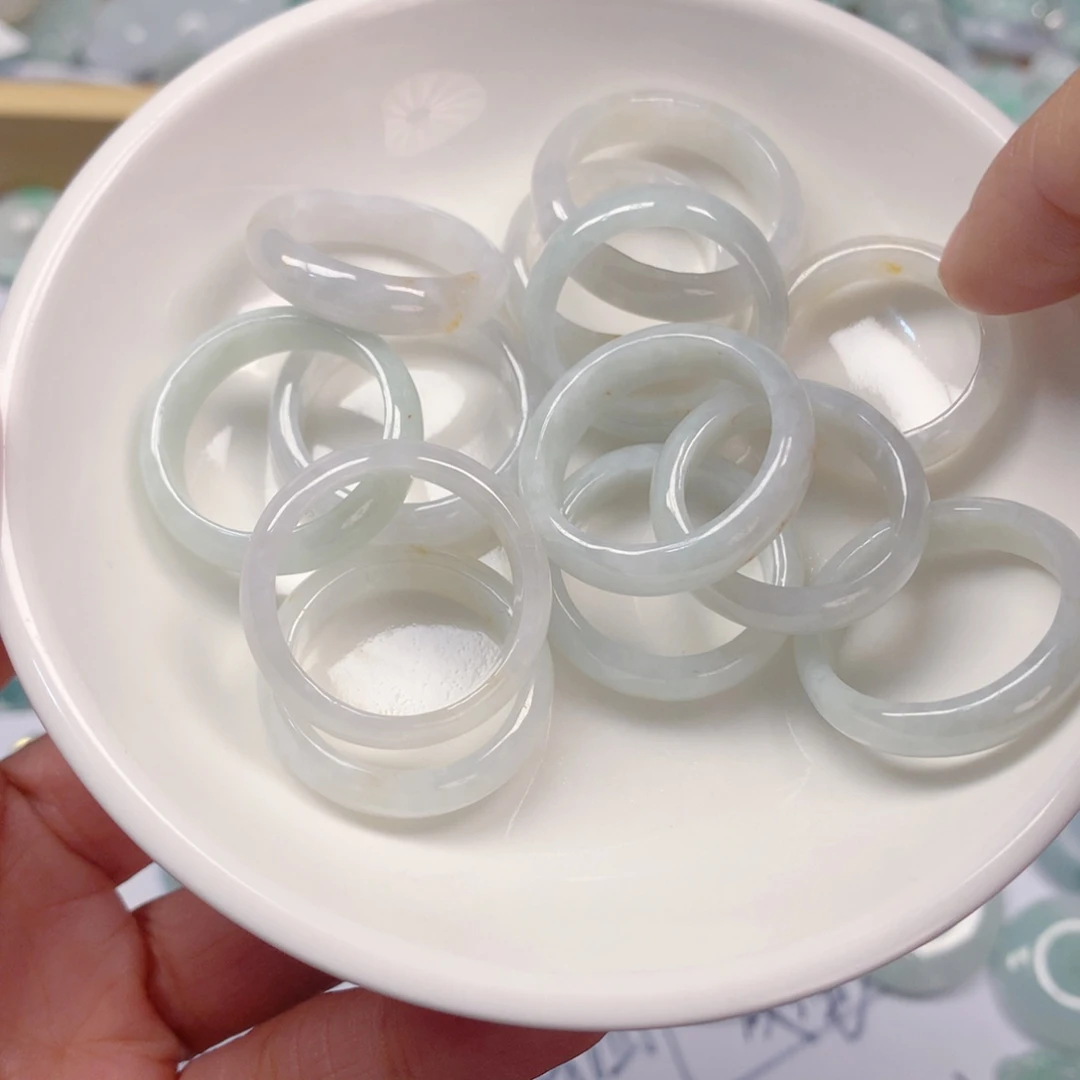 翡翠未镶嵌颈饰wwwww